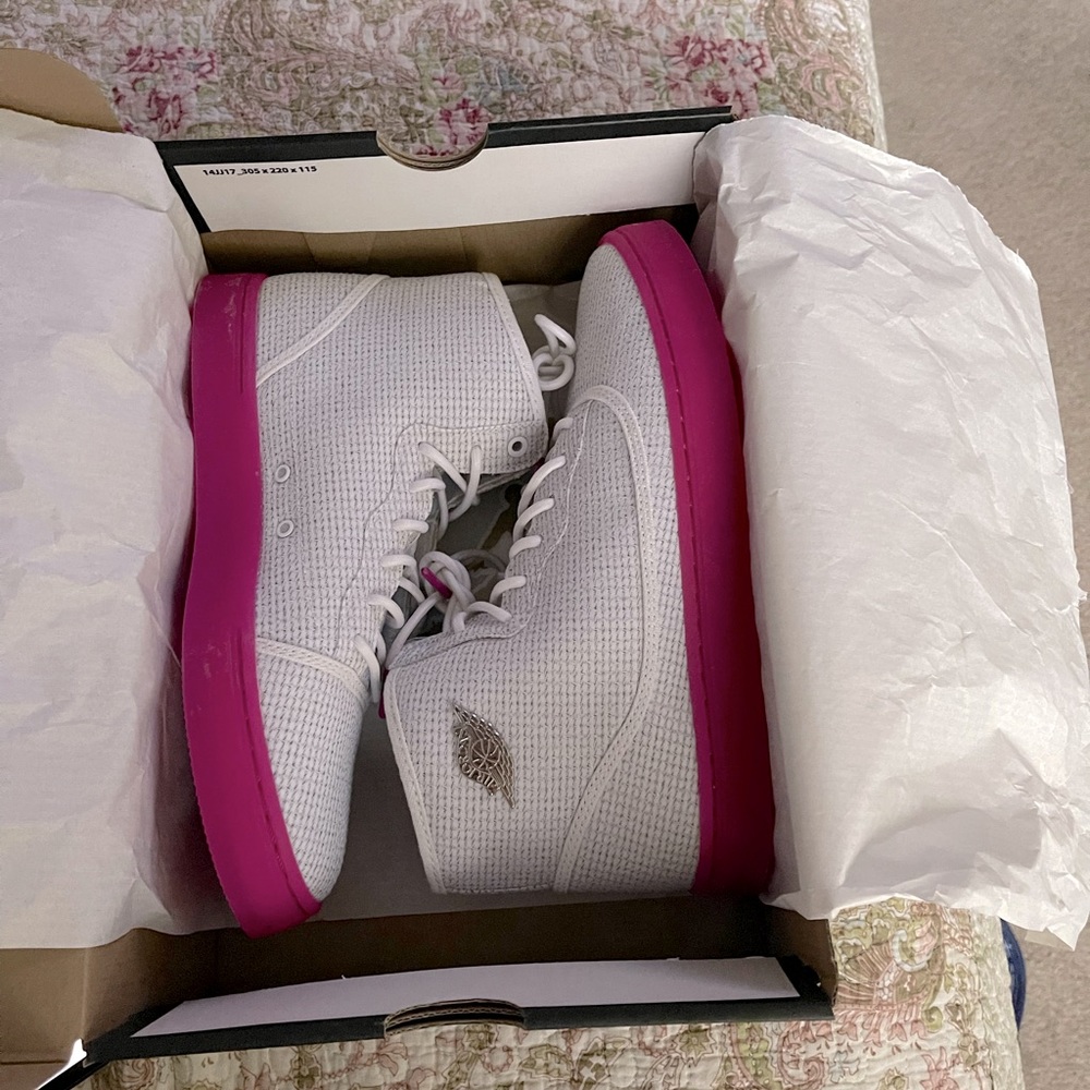 JORDAN JASMINE GG, size 6 Y 5 ( 24.5 cm. )